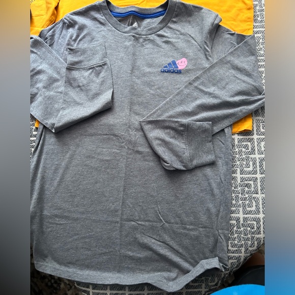 Set of 3 long sleeve youth XL Adidas t-shirts, never before worn - Picture 3 of 5